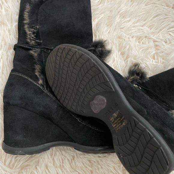 Me Too suede and rabbit boots. 8 - Picture 3 of 6